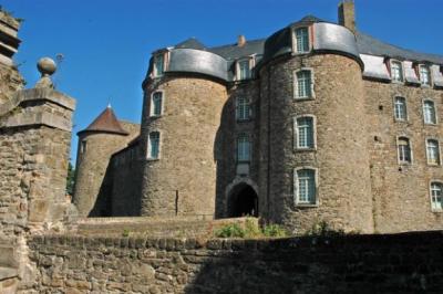 A City Of Art & History - Boulogne Marina